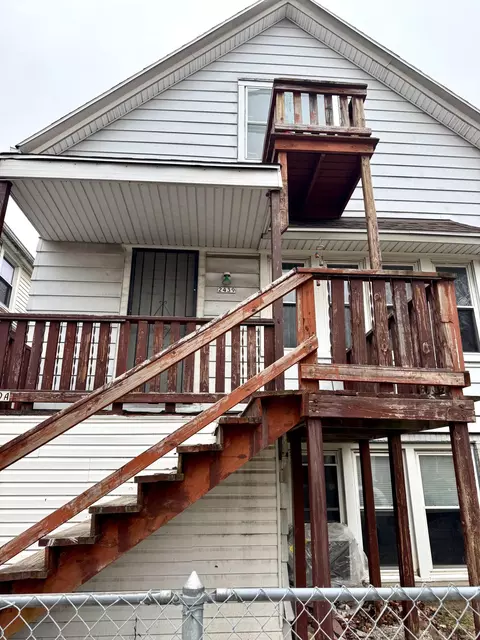 2439 S 8th, Milwaukee, WI 53215