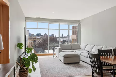 1550 E Royall #502, Milwaukee, WI 53202