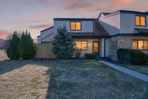 10150 W Kiehnau, Milwaukee, WI 53224