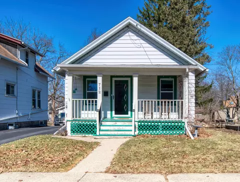 712 Hamilton, Waukesha, WI 53186