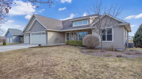1515 Hummingbird, Plymouth, WI 53073