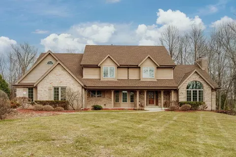 150 Bunker Hl, Brookfield, WI 53005