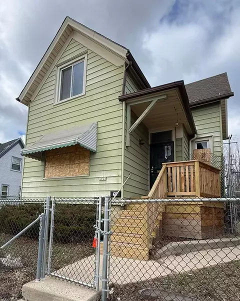 1022 W North, Milwaukee, WI 53205