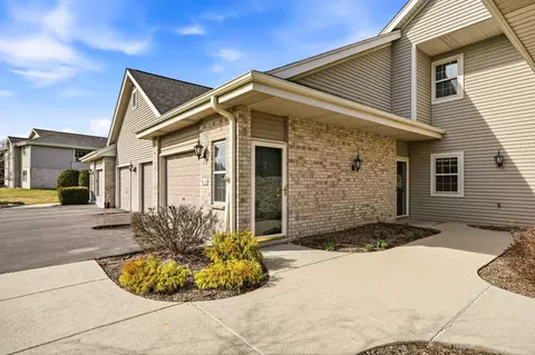 18520 Emerald #F, Brookfield, WI 53045