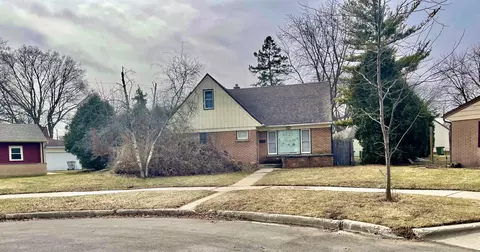 7225 W Vienna, Milwaukee, WI 53216