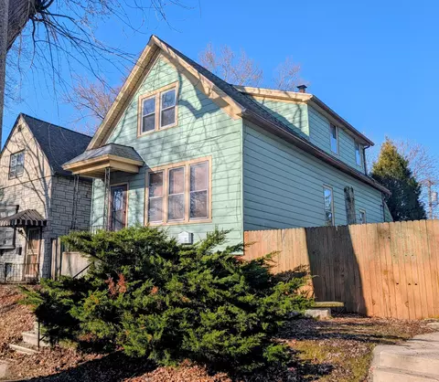2545 N Pierce, Milwaukee, WI 53212