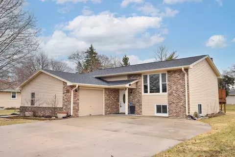 839 Park, Oostburg, WI 53070