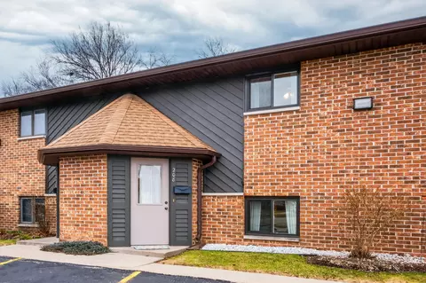 637 Meadow #208, Burlington, WI 53105