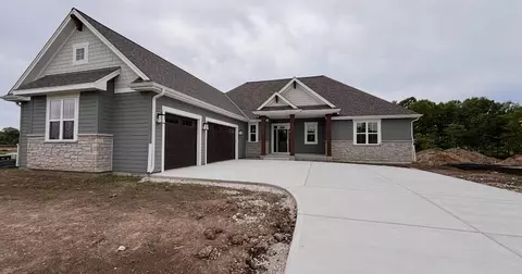 n51w18847 Quietwood, Menomonee Falls, WI 53051
