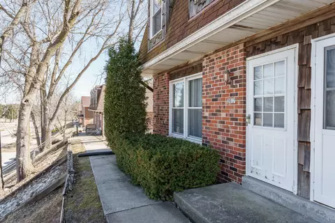 2017 Green Tree, West Bend, WI 53090