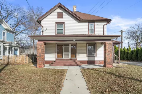 2010 Division, East Troy, WI 53120