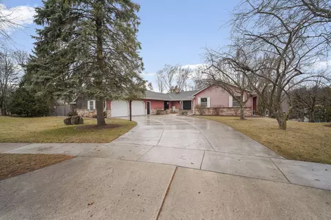 1324 Rhynie, West Bend, WI 53095