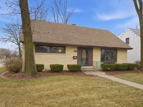 1402 N 21st, Manitowoc, WI 54220