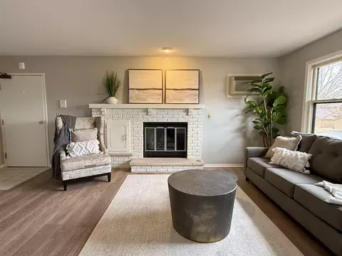 975 Manor #83, Neenah, WI 54956