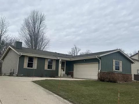1214 Cherrywood, Waukesha, WI 53188
