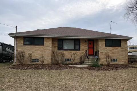 9851 Lakeshore, Pleasant Prairie, WI 53158
