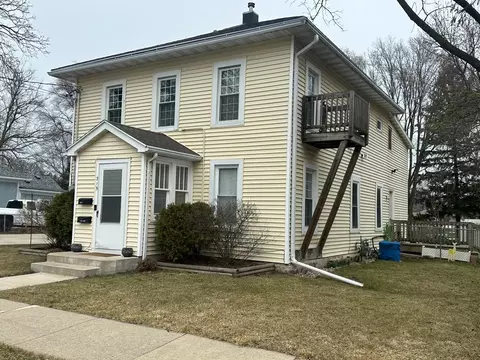 315 S Eighth #315 1/2, Delavan, WI 53115