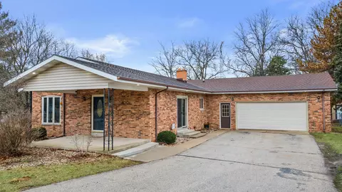 403 Elkhorn, Eagle, WI 53119