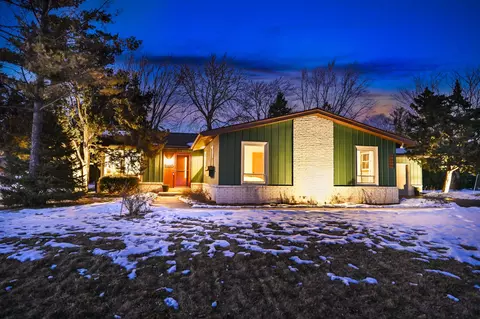 13500 W Old Oak, New Berlin, WI 53151