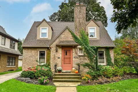 8027 W Woodland, Wauwatosa, WI 53213