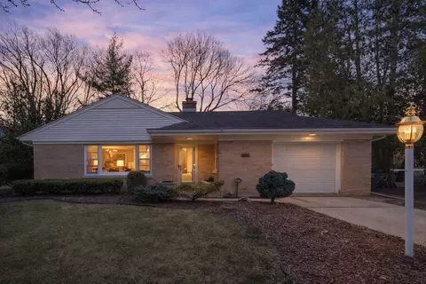 3337 Kensington, Elmwood Park, WI 53405