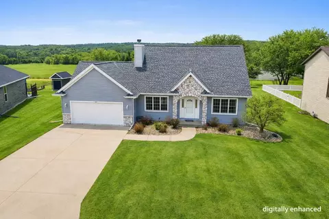 210 Kettle Rdg, Glenbeulah, WI 53023