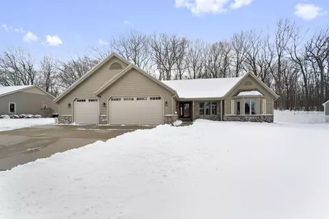 219 Westfield, Pewaukee, WI 53072