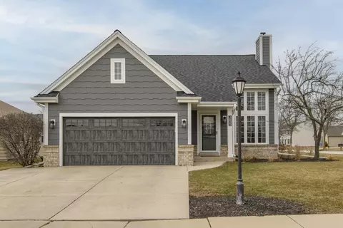 3800 Rivers Xing, Waukesha, WI 53189