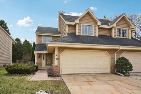 7533 W Tuckaway Crk, Franklin, WI 53132