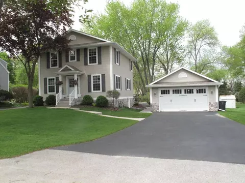 w269n2723 Lelah, Pewaukee, WI 53072