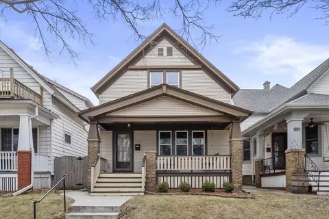615 E Otjen, Milwaukee, WI 53207