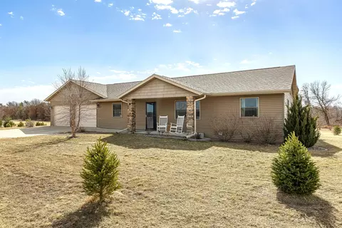 12163 Firefly, Lafayette, WI 54656