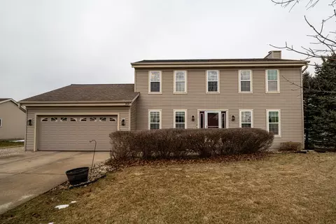 303 Hawthorne, Eagle, WI 53119