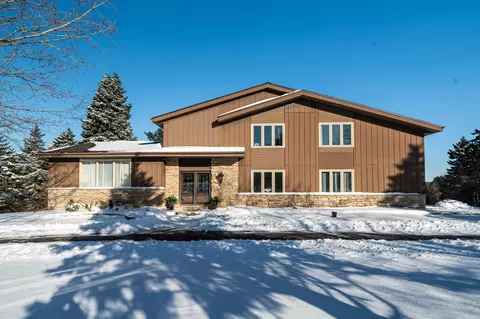 w233s6945 Millbrook, Big Bend, WI 53103