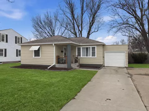 1814 Benton, Eau Claire, WI 54701