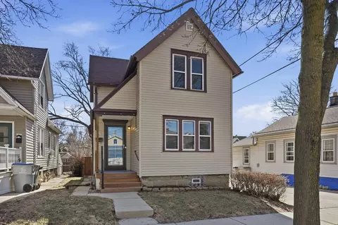 1425 E Russell, Milwaukee, WI 53207
