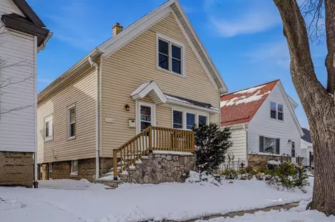 3163 S Brisbane, Milwaukee, WI 53207