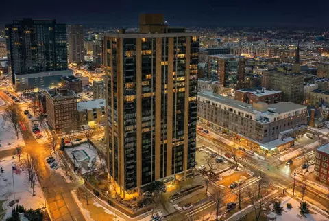 929 N Astor #1506-08, Milwaukee, WI 53202