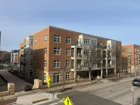 1915 N Water #300, Milwaukee, WI 53202