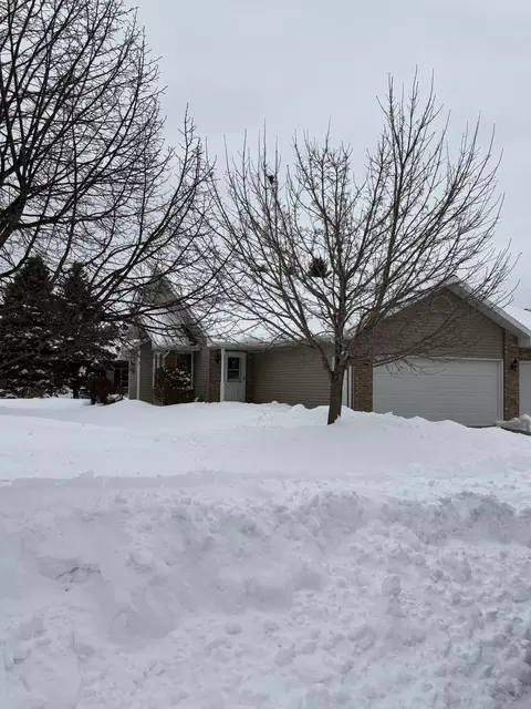 338 Woodridge, Manitowoc, WI 54220
