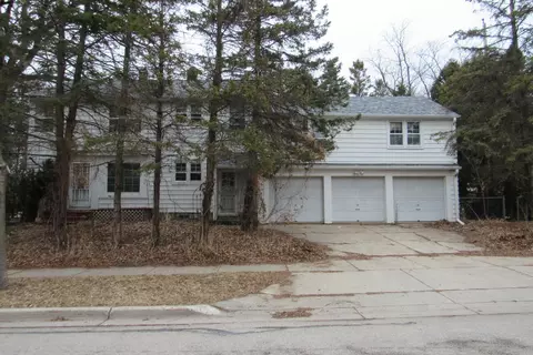 1554 E Glendale #1556, Shorewood, WI 53211