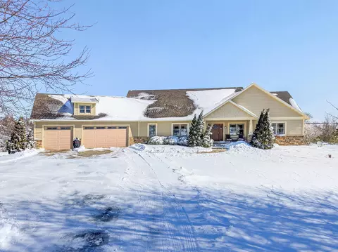 7864 Noah, Wayne, WI 53090