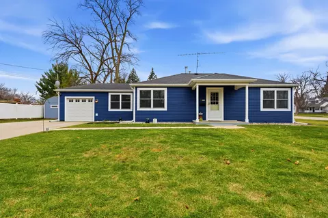 28 N Spencer, Elkhorn, WI 53121