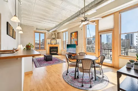 1325 N Van Buren #402, Milwaukee, WI 53202