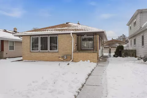 2468 S 61st, West Allis, WI 53219