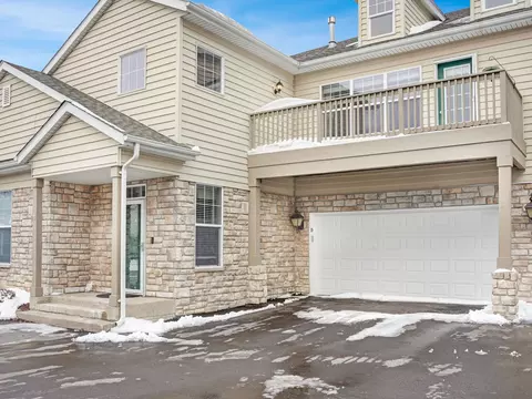 n16w26487 Meadowgrass #D, Pewaukee, WI 53072