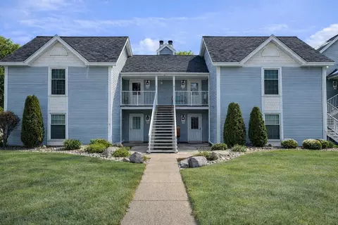 300 Foxwood #160, Waterford, WI 53185