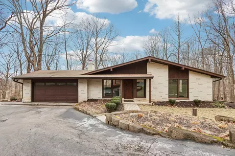 s54w23710 Maple Hl, Waukesha, WI 53189