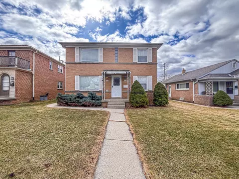8909 W Burleigh #8911, Milwaukee, WI 53222