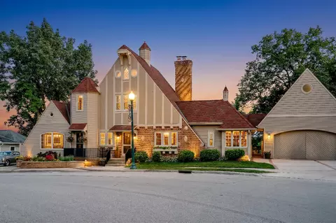 281 S S Lk, Elkhart Lake, WI 53020